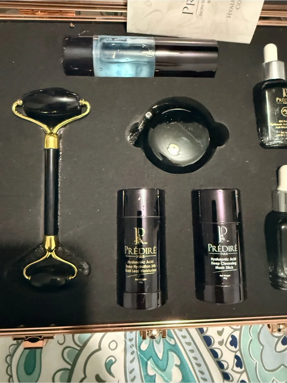 Preditore Skincare Set - Black and Gold Cleanser & Exfoliant Collection - Picture 3 of 7